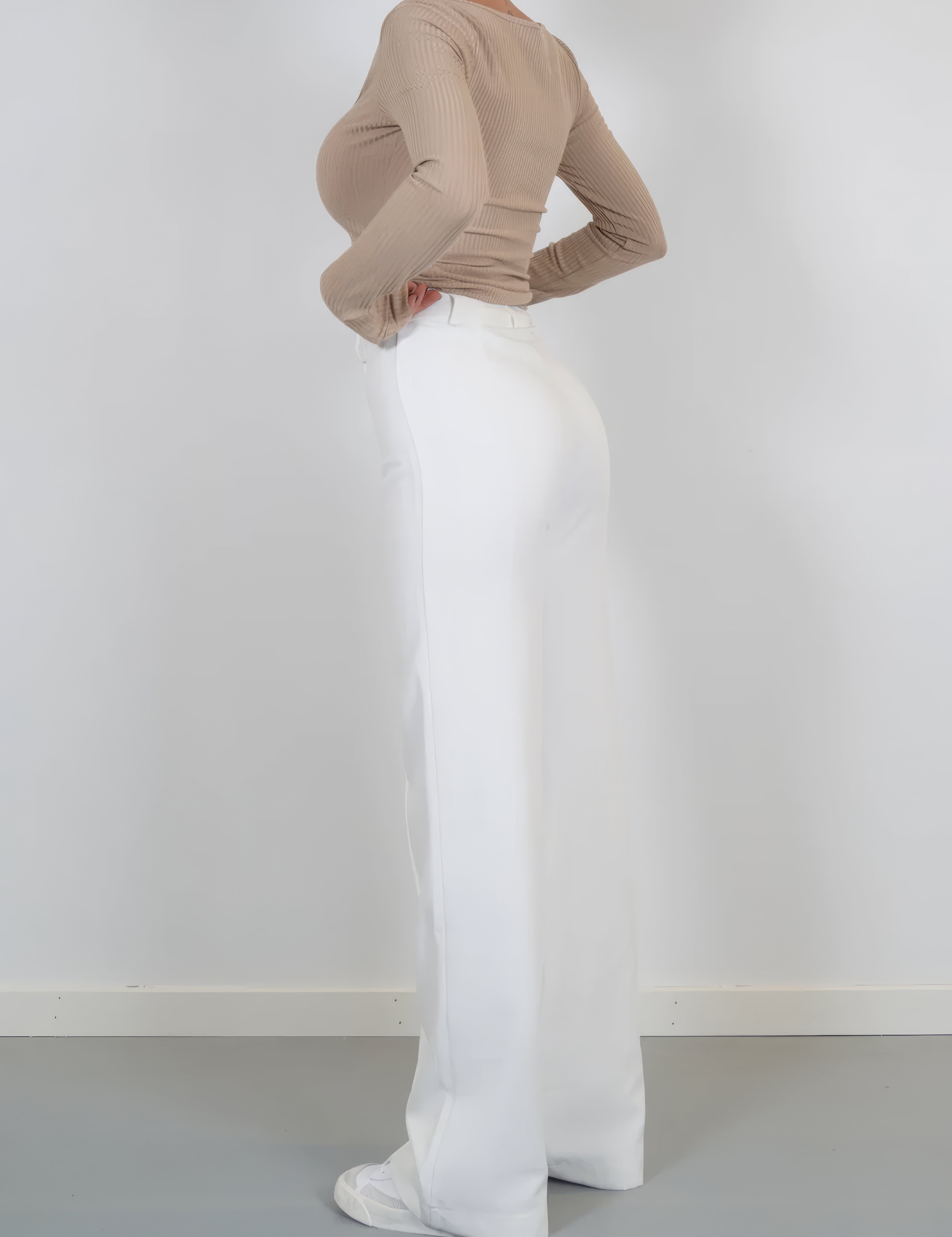 2WIT_b192c2b8-b3e6-441a-a7c7-35c4da9ef734.jpg