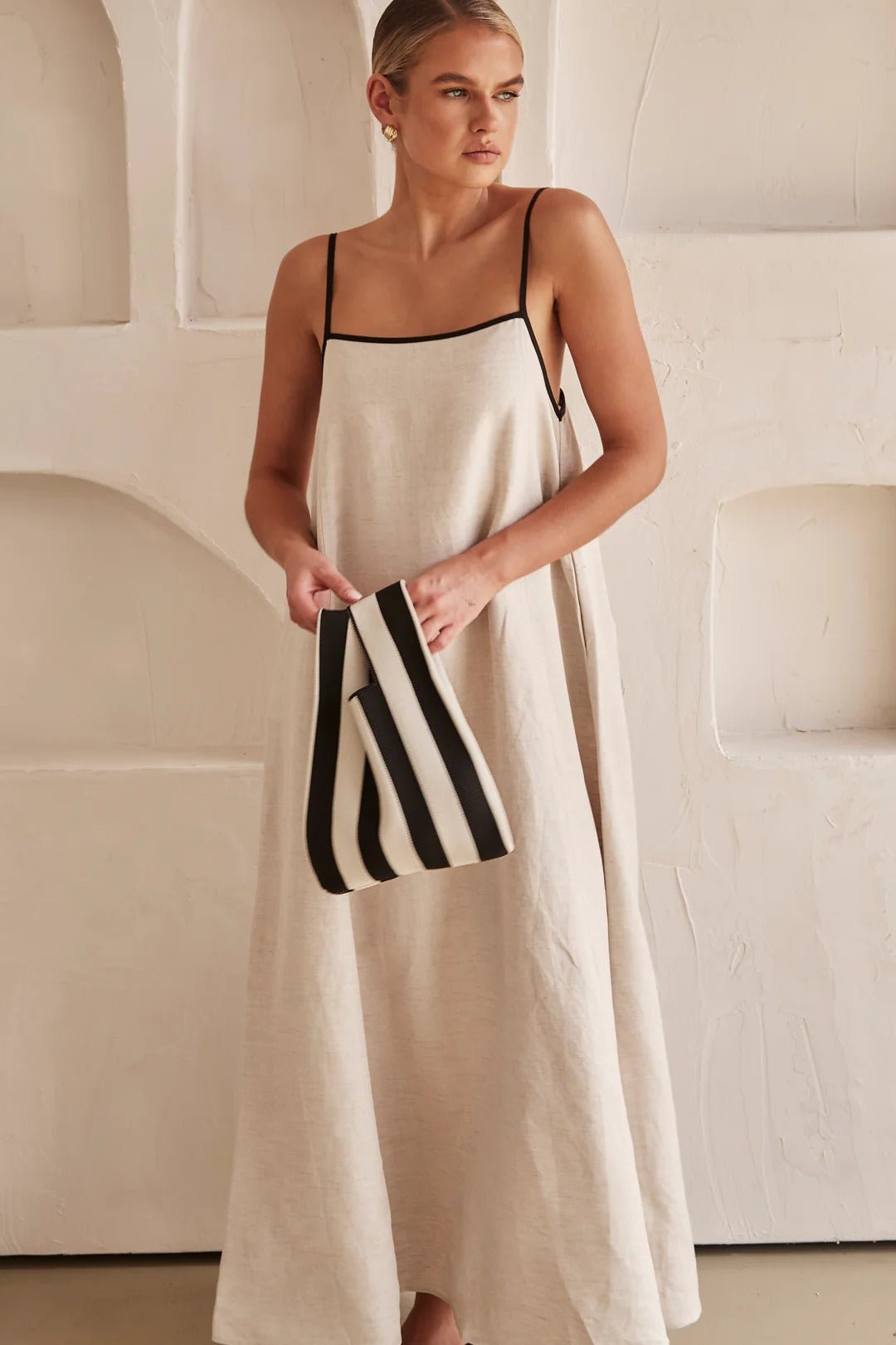 Amelia | Women's Linen Contrast-Trim Adjustable-Strap Maxi Dress 4