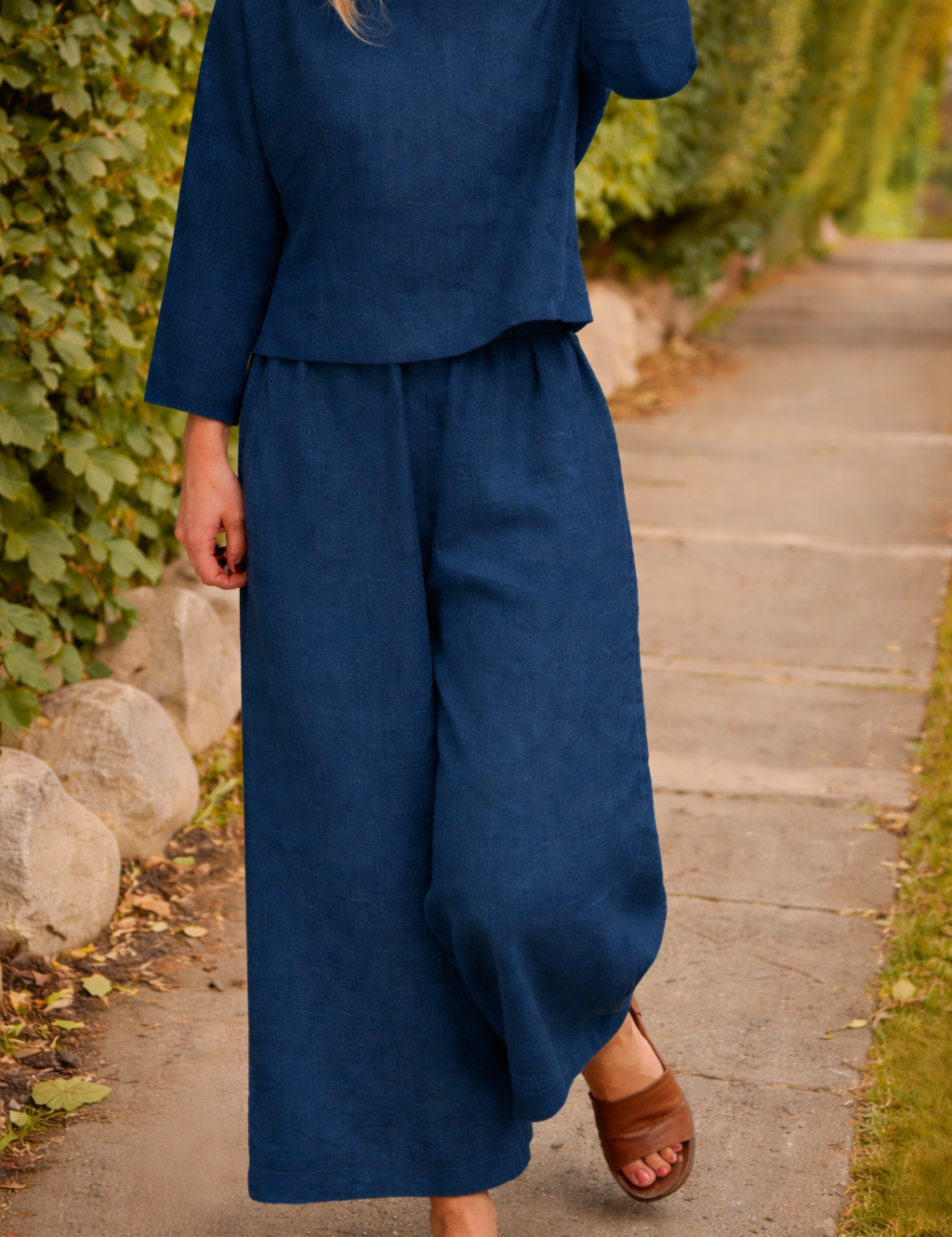 Blue_linen_stroll_in_the_garden.png