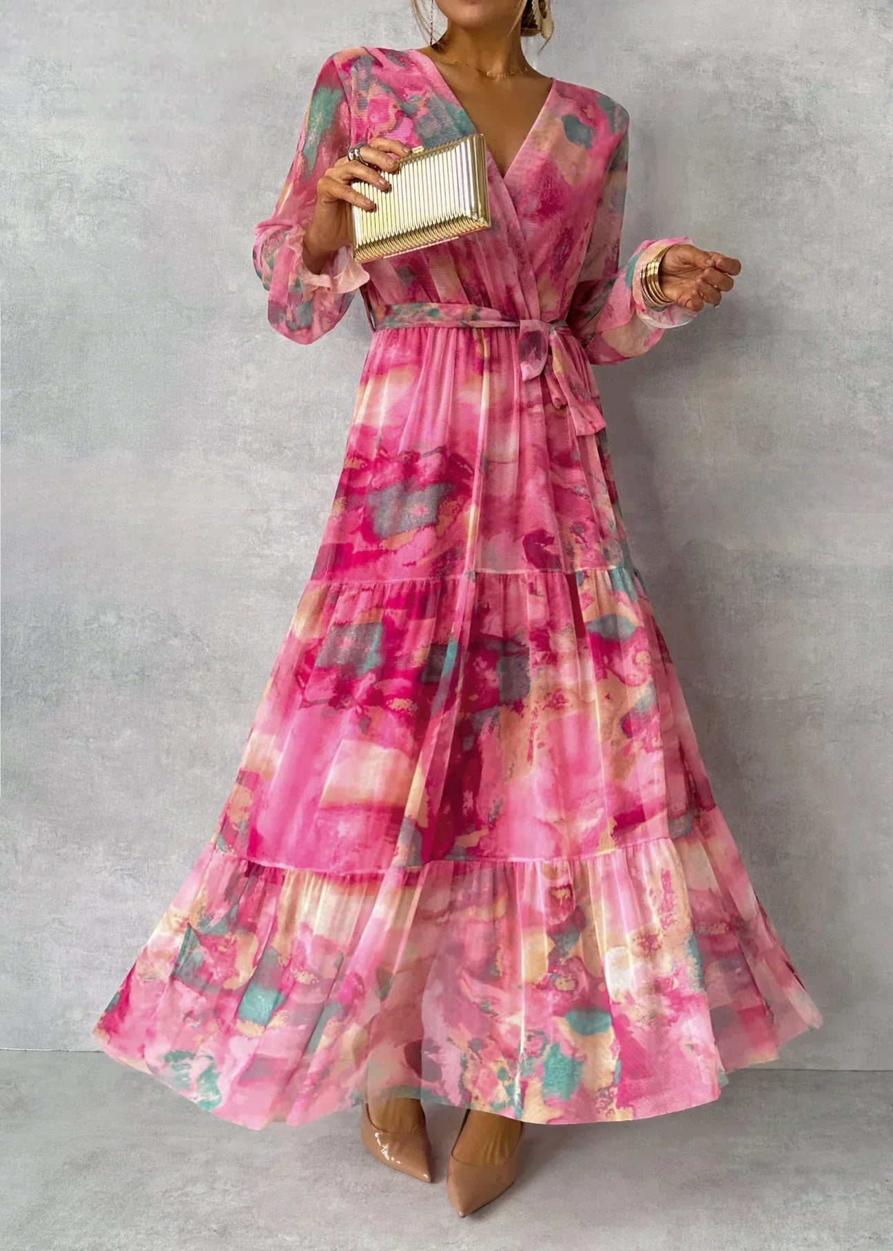 Susanne | Damen Fließendes, plissiertes Maxikleid mit Gürtel und Blumenmuster 1