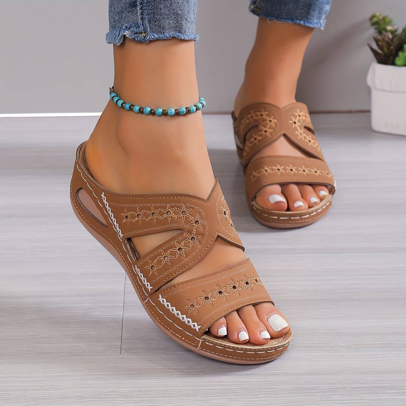 Women's Orthopedic Slide Sandals with Arch Support for Everyday Comfort 4